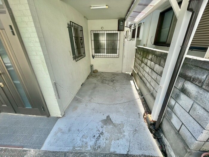 物件外観写真3　(駐車場)