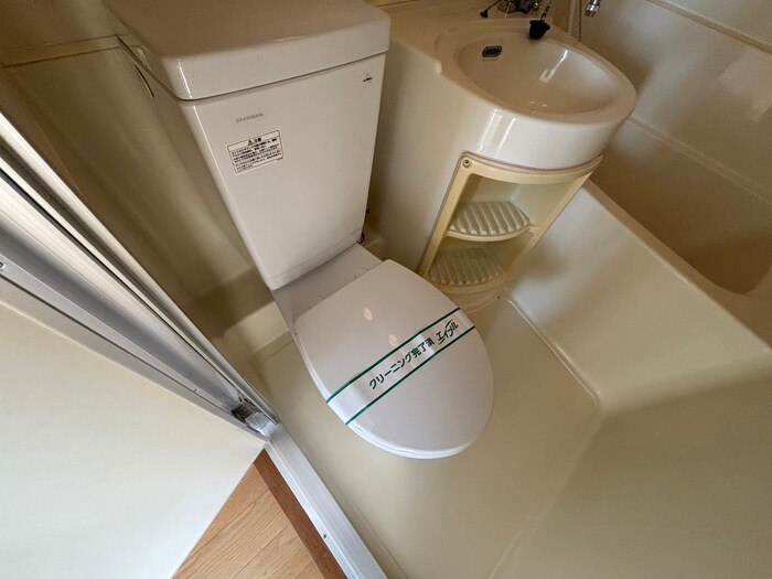 物件内観写真14　(トイレ)