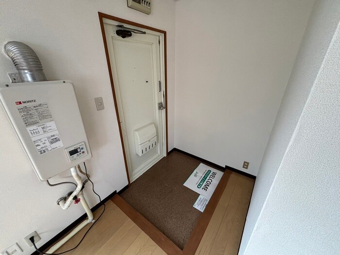 物件内観写真18　(玄関)