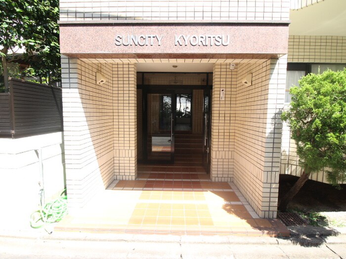 物件外観写真5　(エントランス部分)