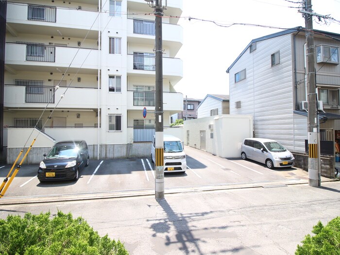 物件内観写真16　(室内からの展望)