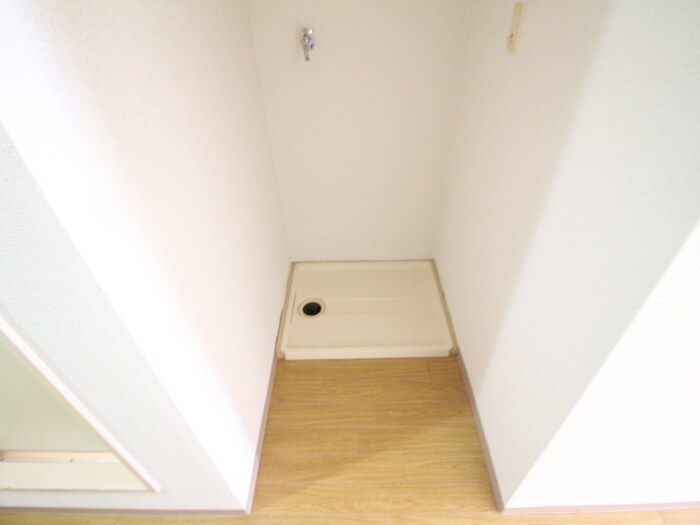 物件内観写真17　(洗濯機置場)