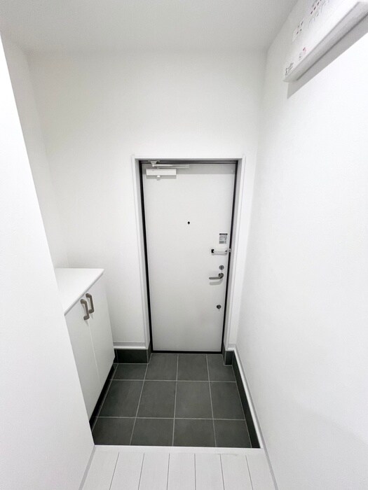 物件内観写真13　(玄関)