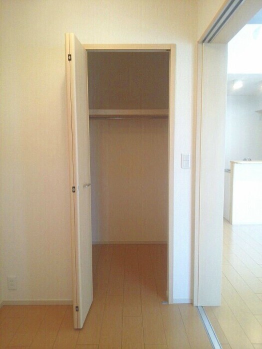 物件内観写真12　(収納)