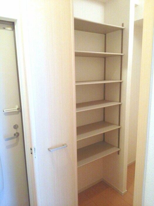 物件内観写真14　(靴箱)