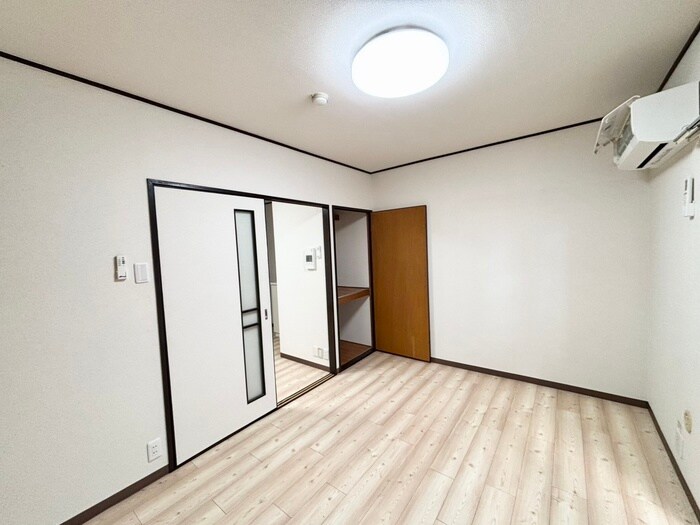 物件内観写真8　(居室)