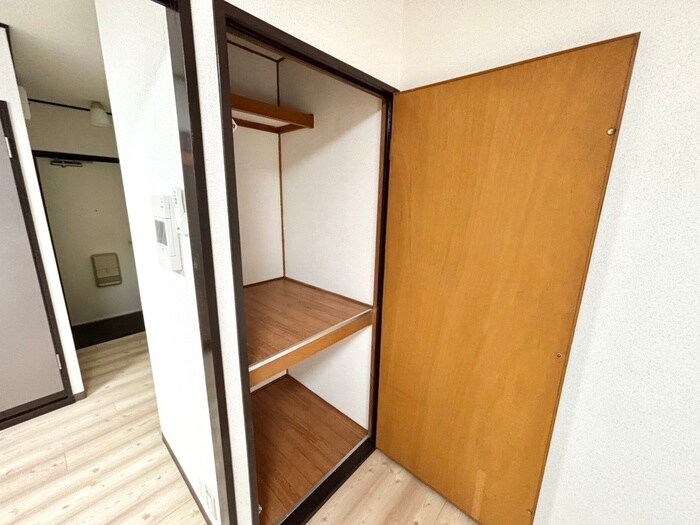 物件内観写真13　(収納)