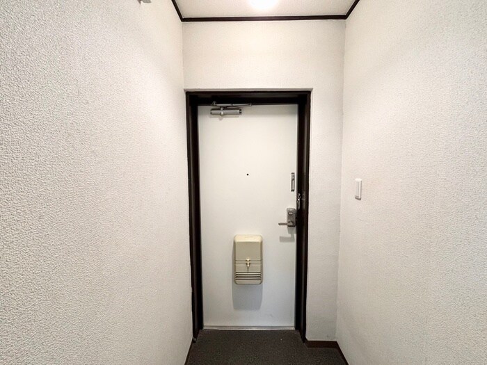 物件内観写真14　(玄関)
