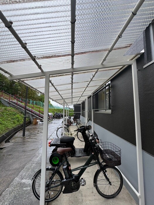 物件外観写真5　(駐輪場)