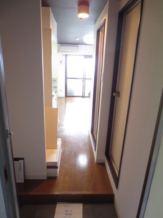 物件内観写真16　(玄関)