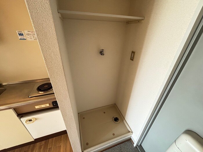 物件内観写真16　(洗濯機置場)