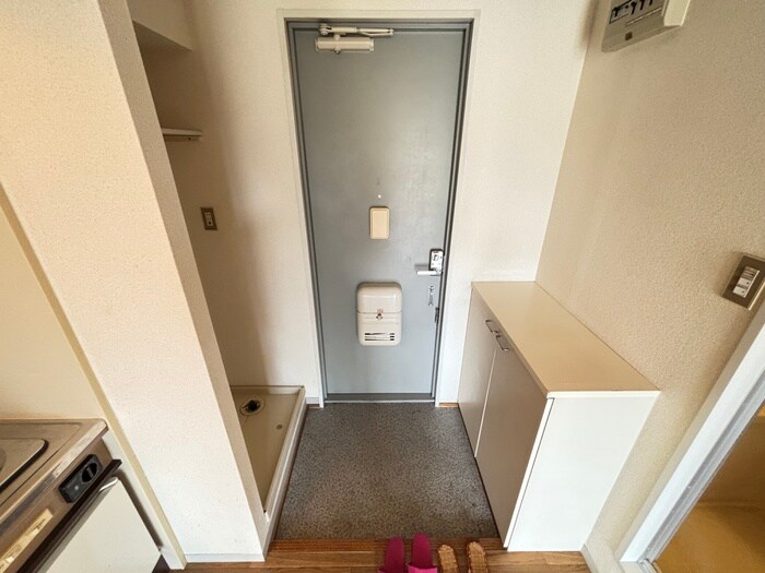 物件内観写真17　(玄関)