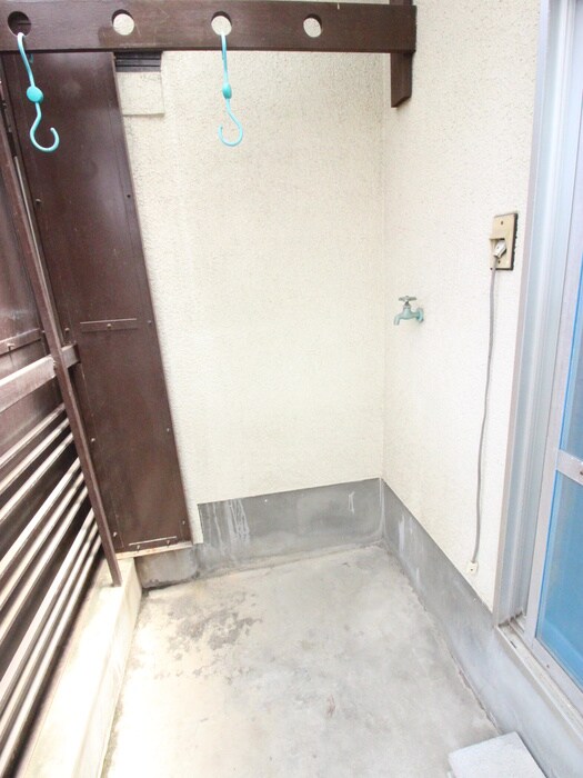 物件内観写真10　(洗濯機置場)