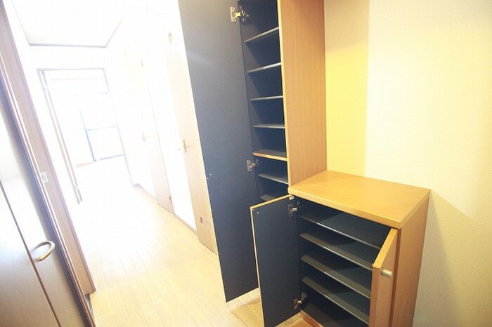 物件内観写真15　(靴箱)