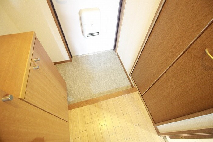 物件内観写真17　(玄関)