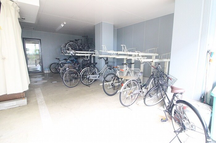 物件外観写真6　(駐輪場)