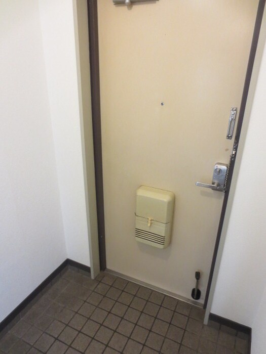 物件内観写真11　(玄関)