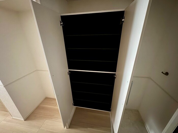 物件内観写真18　(靴箱)