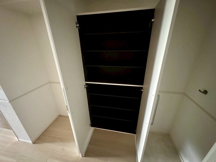 物件内観写真18　(靴箱)