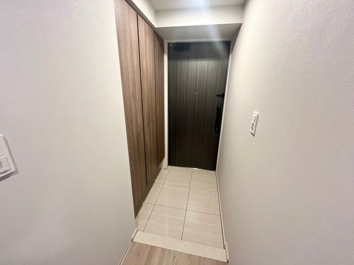 物件内観写真7　(玄関)