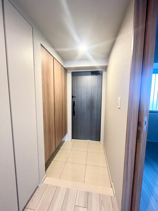 物件内観写真7　(玄関)