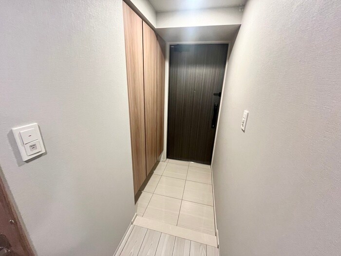物件内観写真7　(玄関)
