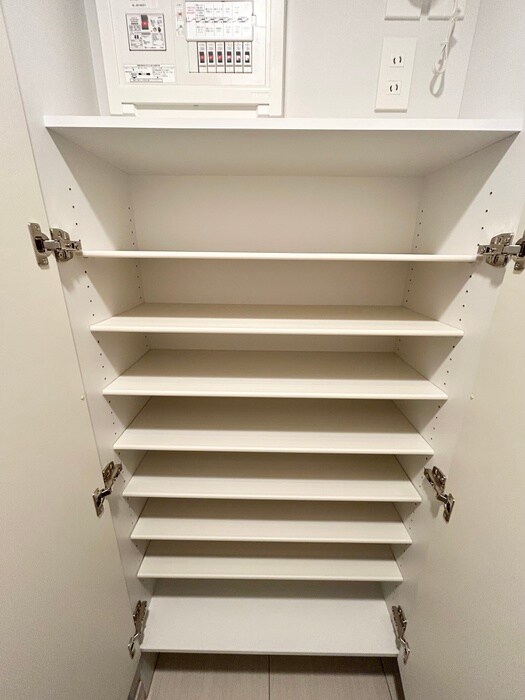 物件内観写真8　(靴箱)