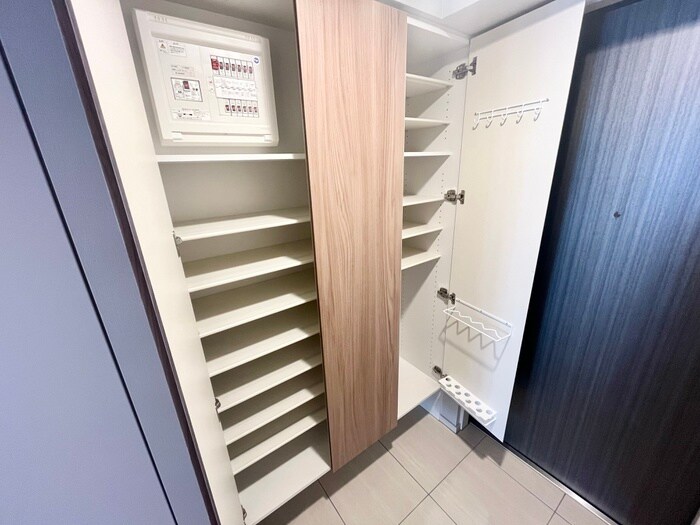 物件内観写真8　(靴箱)