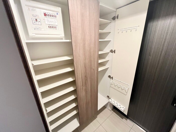 物件内観写真9　(靴箱)