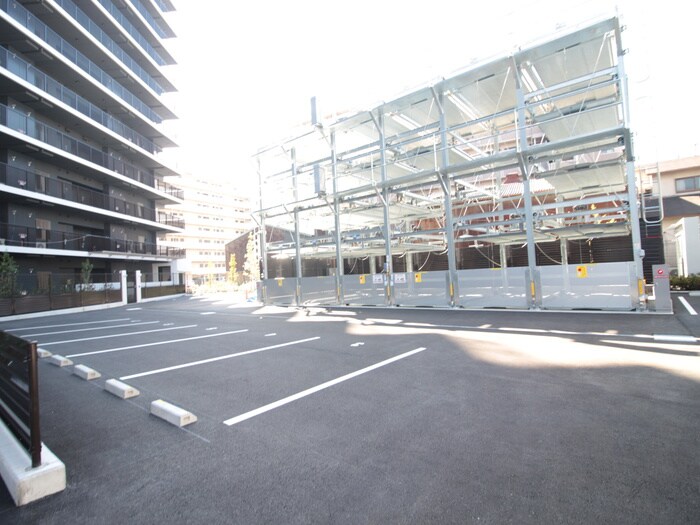 物件外観写真5　(駐車場)