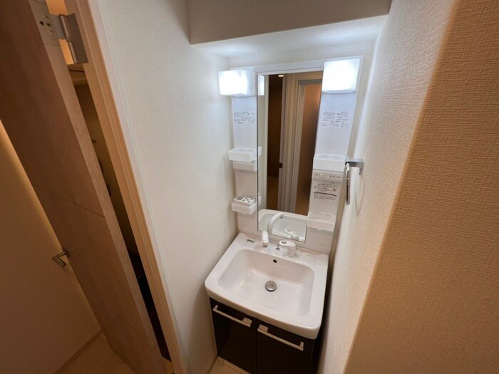 物件内観写真11　(洗面)