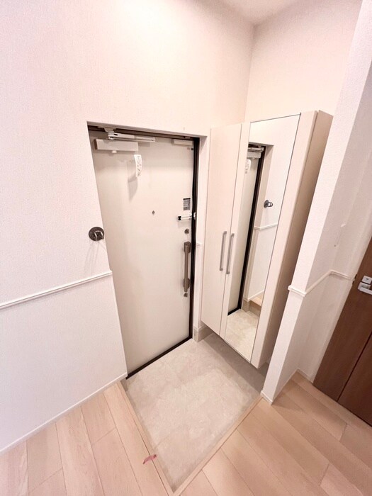 物件内観写真16　(玄関)