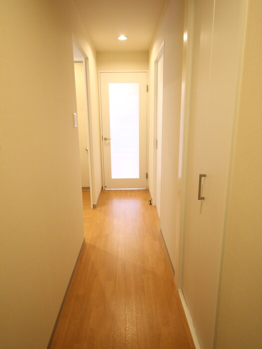 物件内観写真7　(玄関)