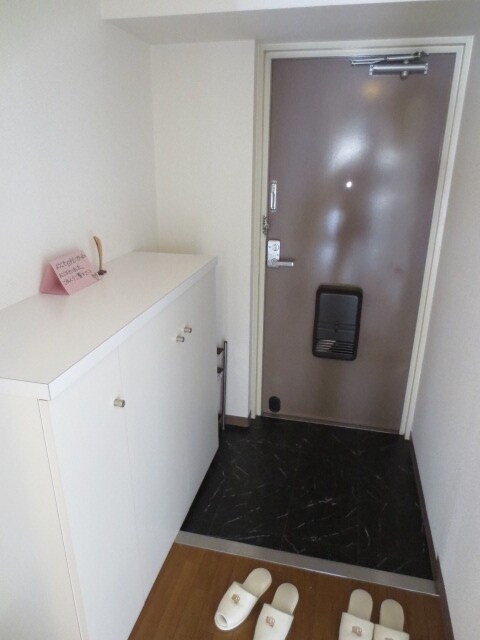 物件内観写真15　(玄関)