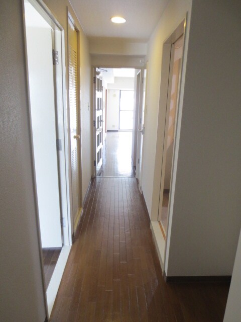 物件内観写真16　(廊下)