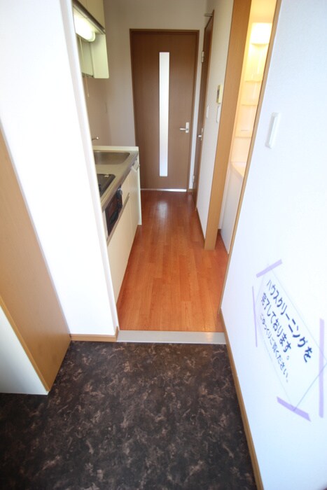 物件内観写真7　(玄関)