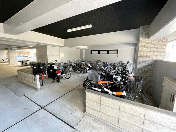 バイク置き場