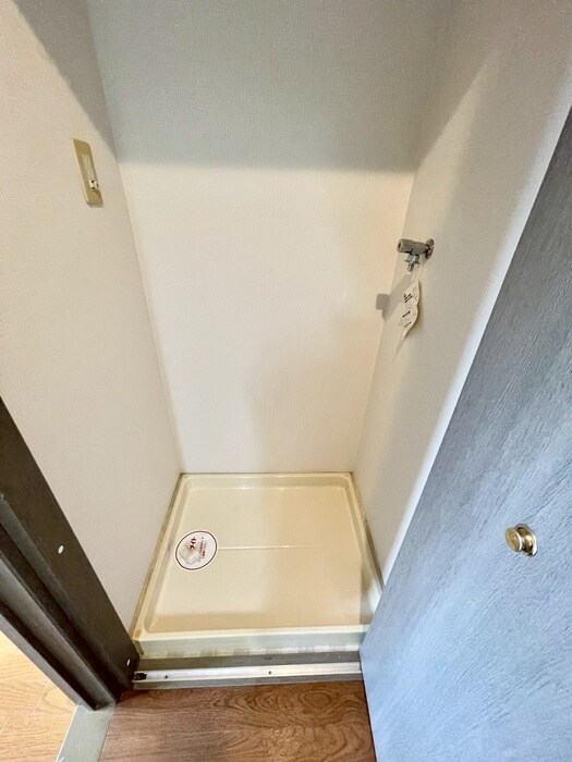 物件内観写真13　(洗濯機置場)