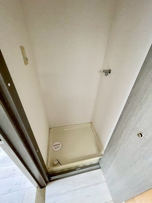 物件内観写真13　(洗濯機置場)