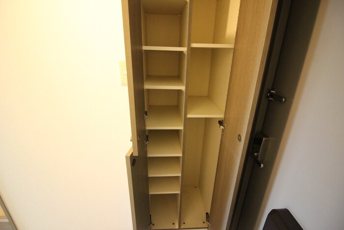 物件内観写真14　(玄関)