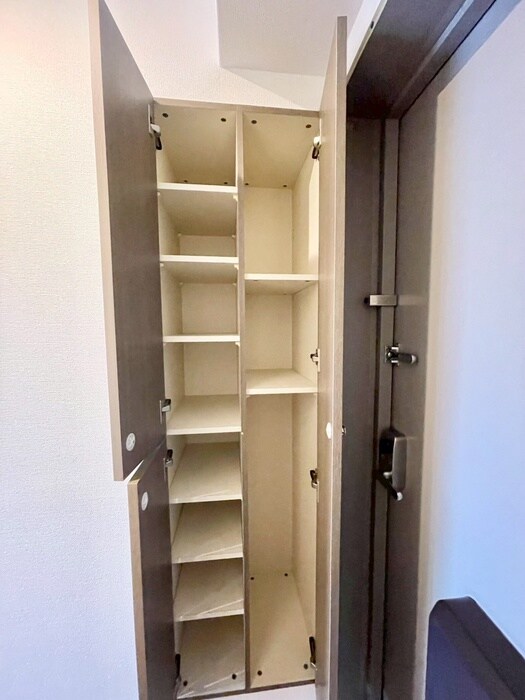 物件内観写真15　(靴箱)