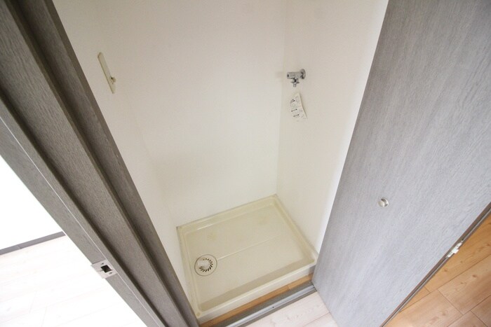 物件内観写真17　(洗濯機置場)