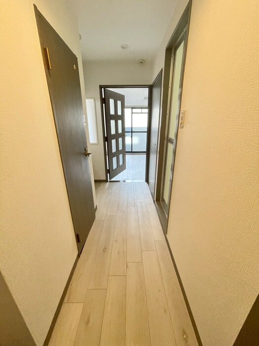 物件内観写真18　(廊下)