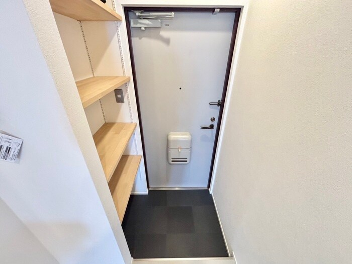 物件内観写真17　(玄関)
