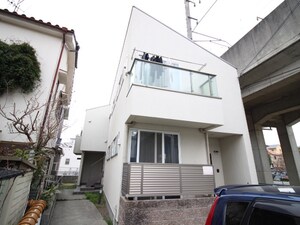 ＮＯＷ　ＨＯＵＳＥ外観写真