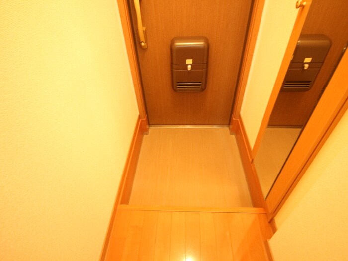 物件内観写真7　(玄関)