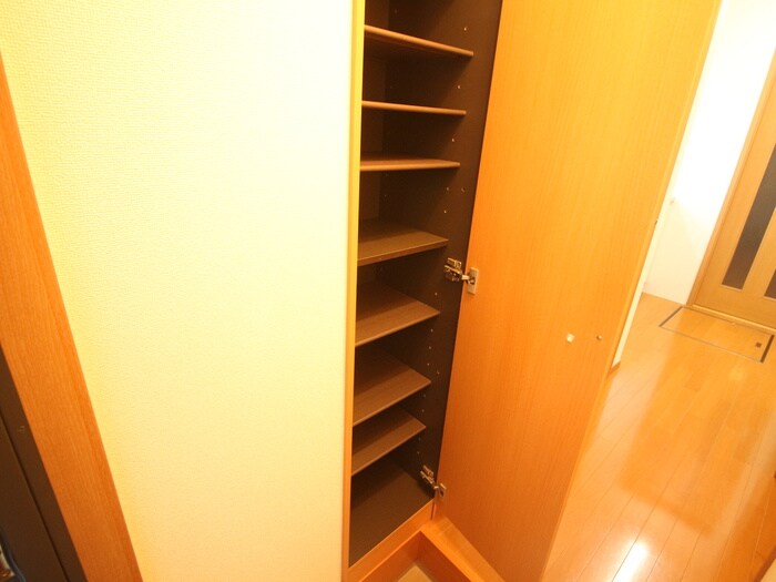 物件内観写真8　(靴箱)