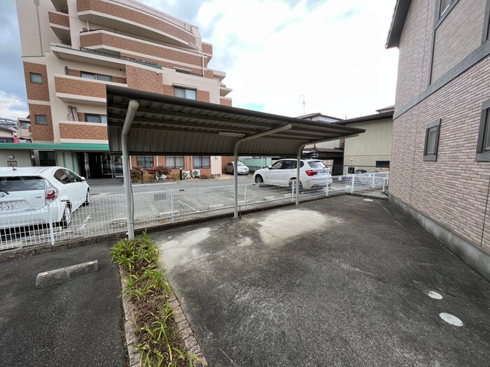 物件外観写真5　(駐輪場)