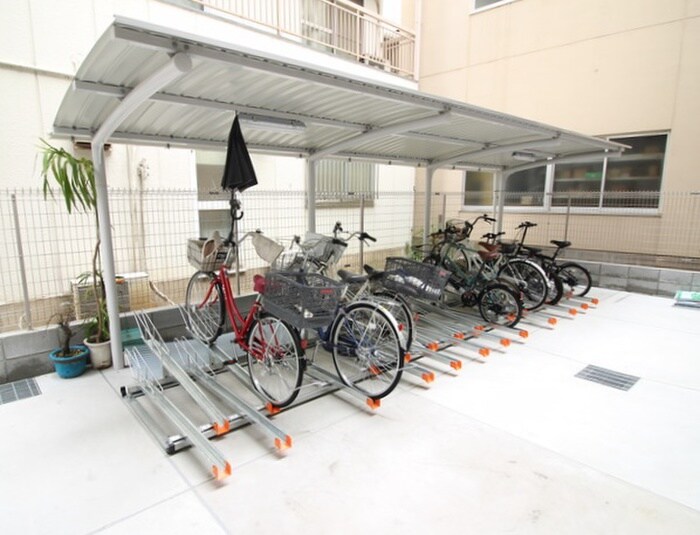 物件外観写真6　(駐輪場)