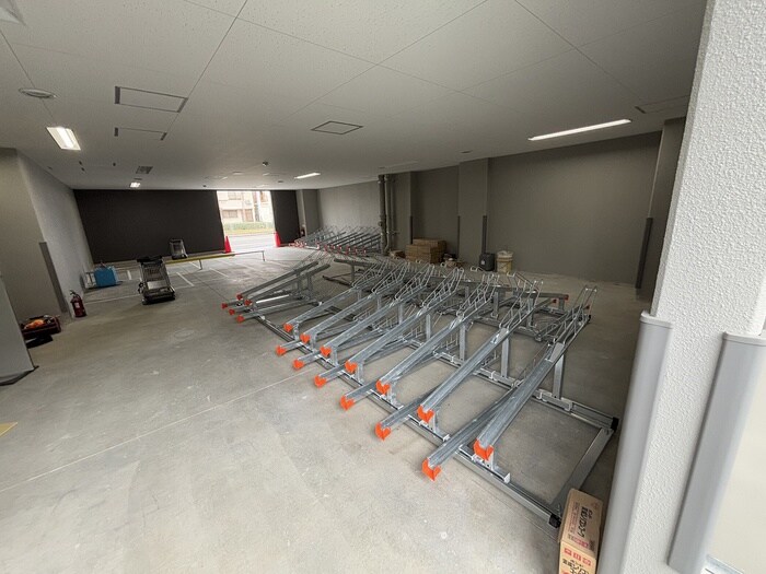 物件外観写真6　(駐輪場)